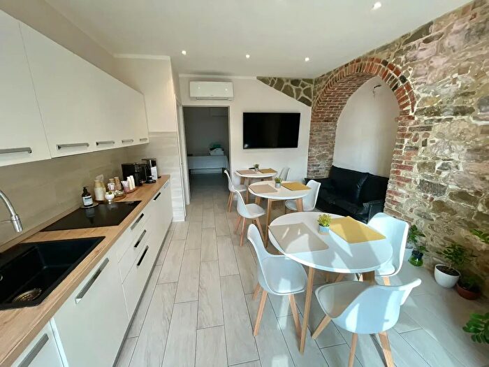 Casa con 10 locali in vendita in Sinalunga