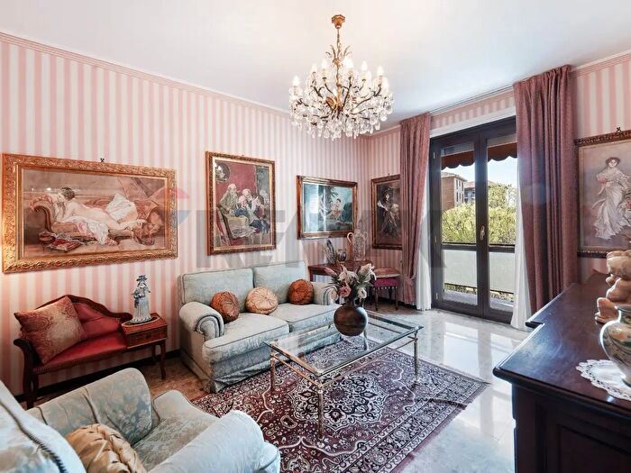 Appartamento bilocale in vendita in Via Martinetti, Milano