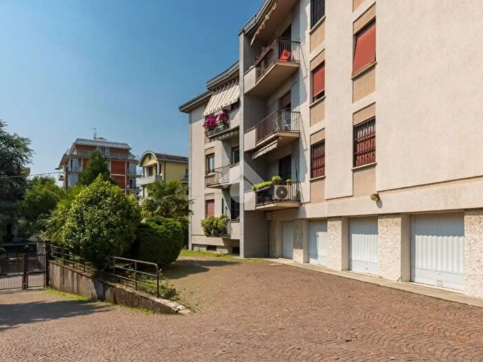 Appartamento trilocale in vendita in Via Vittorio Veneto, Castellanza
