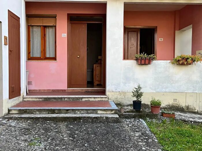 Appartamento con 5 locali in vendita in Strada Vicinale di Rimaggo, Rufina