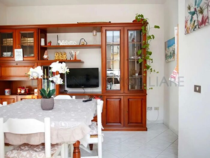 Appartamento bilocale in vendita in Via Bigioni, Carrara