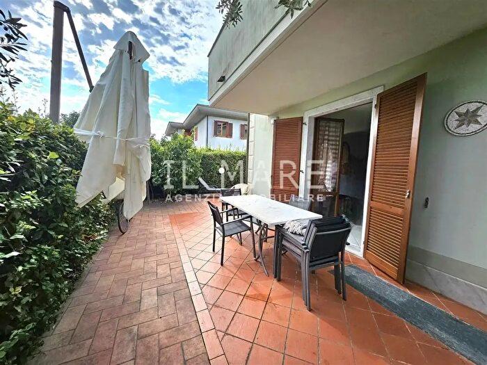 Casa con 5 locali in vendita in Massa