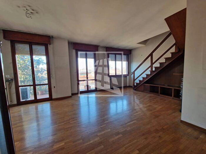 Appartamento quadrilocale in vendita in Via Cellini, Reggio Emilia