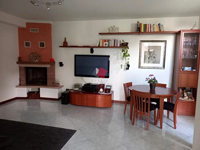 Casa con 6 locali in vendita in Venezia