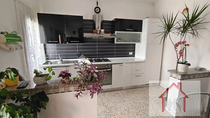 Casa con 6 locali in vendita in Via Longhin, Giavera Del Montello