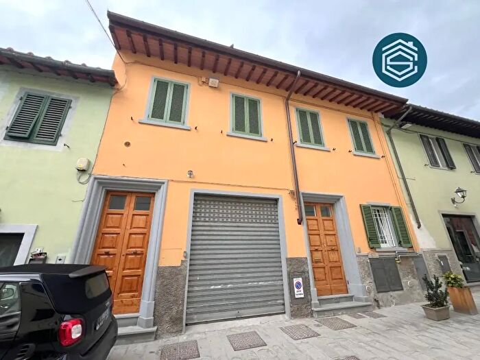 Appartamento trilocale in vendita in Via Primo Maggio, Campi Bisenzio