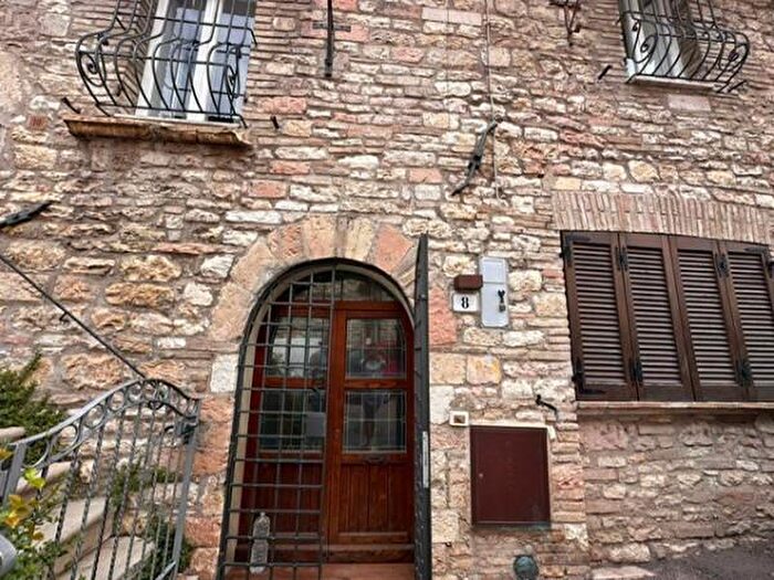 Appartamento trilocale in vendita in Via Scaletta dellAcquaraio, Assisi