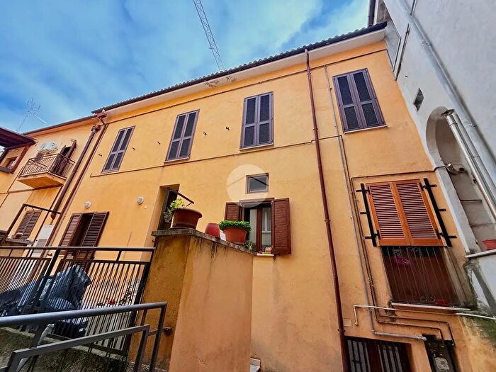 Appartamento trilocale in vendita in Vicolo Zoppo, Teramo