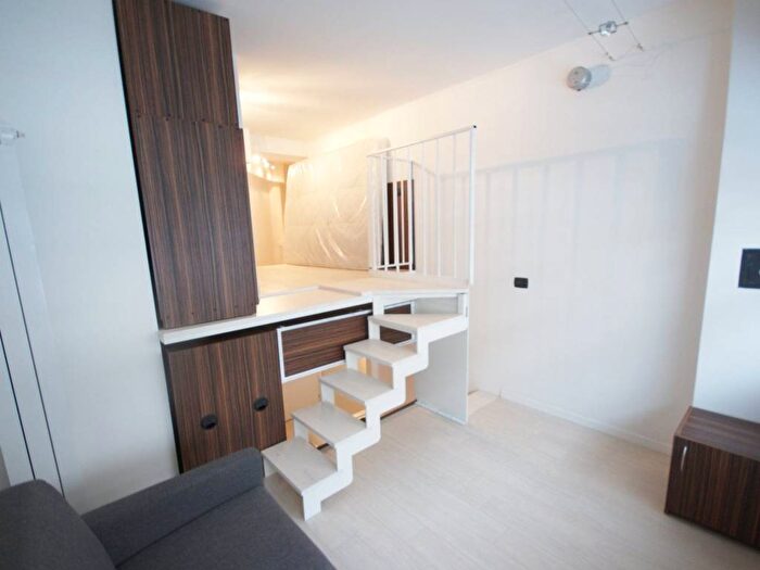 Appartamento bilocale in affitto in Via Ludovico Lazzaro Zamenhof, Corso San Gottardo, Milano