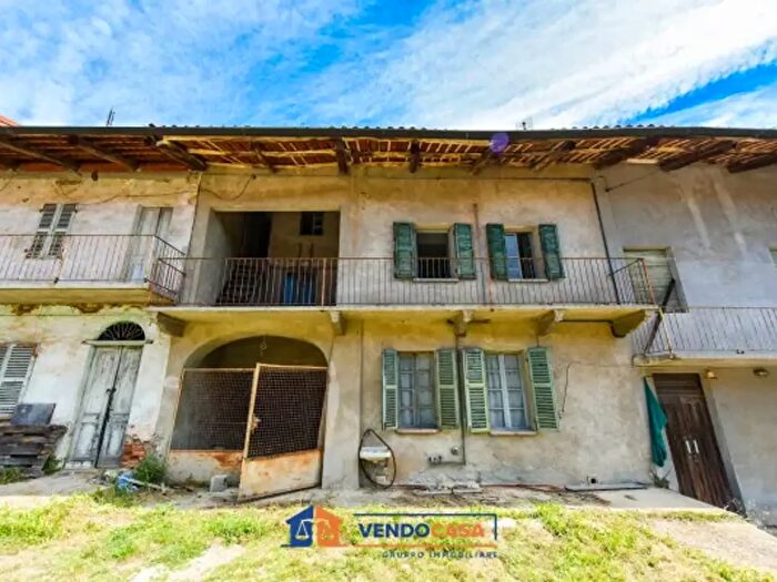 Casa trilocale in vendita in Via Francesco Rossi, Cinzano