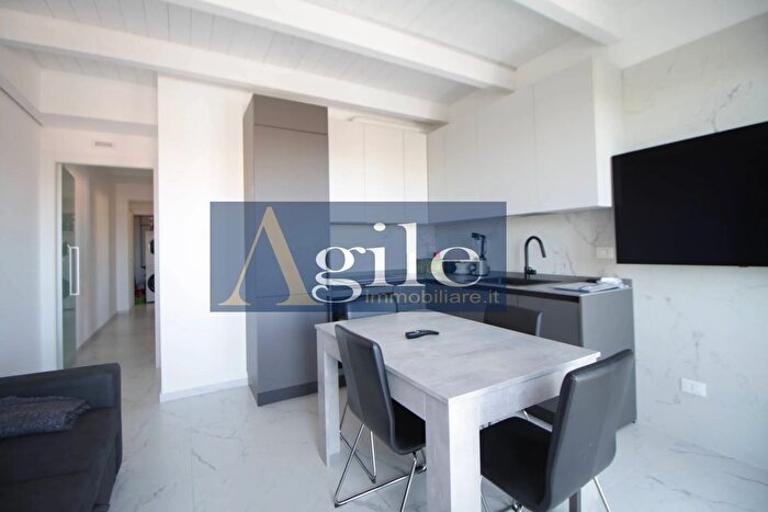 Appartamento trilocale in vendita in Via Ischia, Grottammare