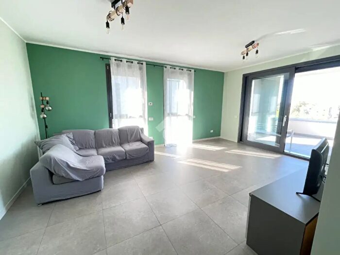 Appartamento quadrilocale in vendita in V Sampietro, Saronno