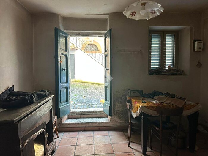 Appartamento bilocale in vendita in Via Giuseppe Garibaldi, Artena