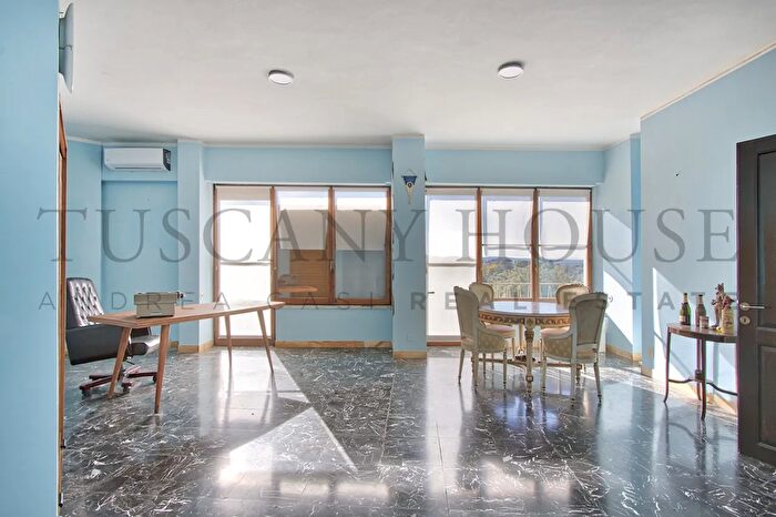 Appartamento con 5 locali in vendita in Arezzo