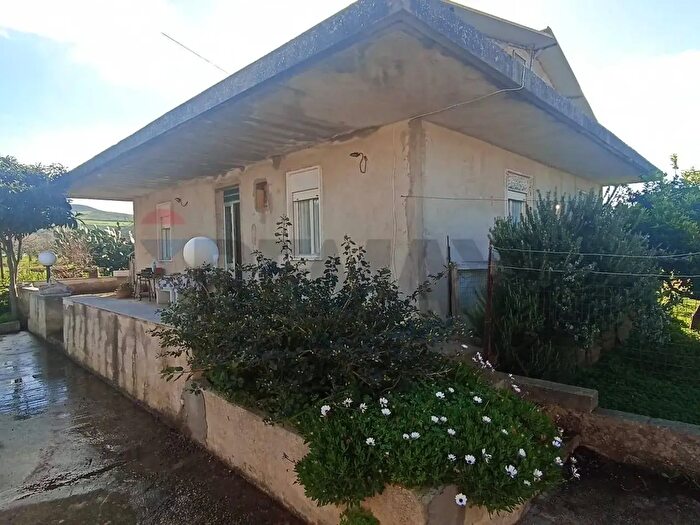 Casa con 5 locali in vendita in Contrada Purrazzito Snc, Comiso