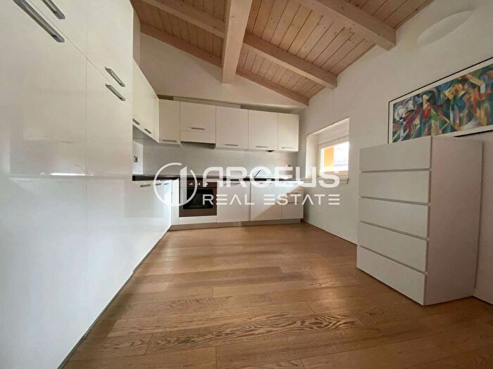 Appartamento con 5 locali in affitto in Trento