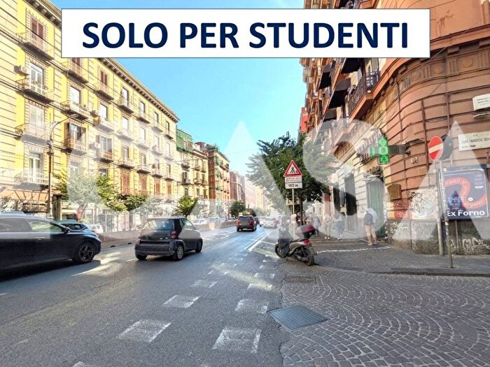 Appartamento trilocale in affitto in Via Padre Francesco Denza, Centro Storico, Napoli