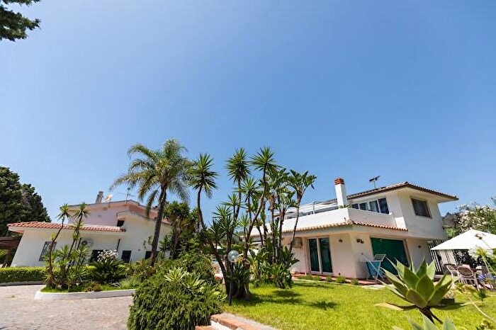 Casa con 12 locali in vendita in Contrada Capo Vaticano Snc, Ricadi