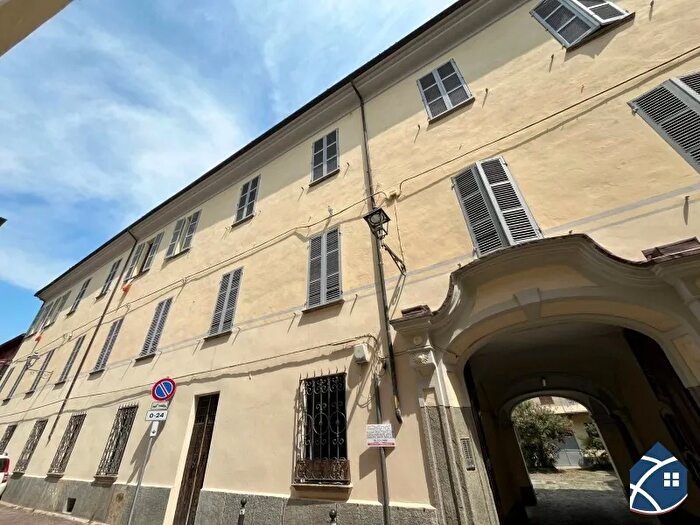 Appartamento quadrilocale in vendita in Pinerolo Via Archibugieri, Pinerolo