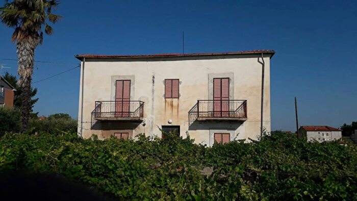 Casa con 5 locali in vendita in Arielli, Arielli