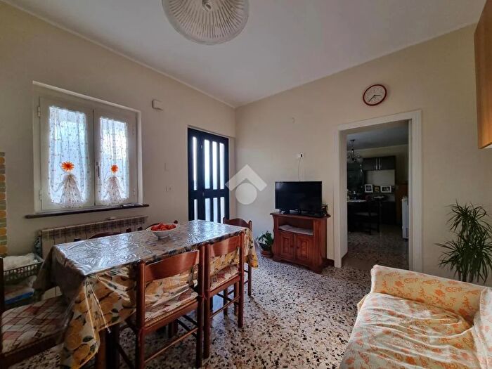 Casa trilocale in vendita in Contrada Villa Colle Portone, Basciano