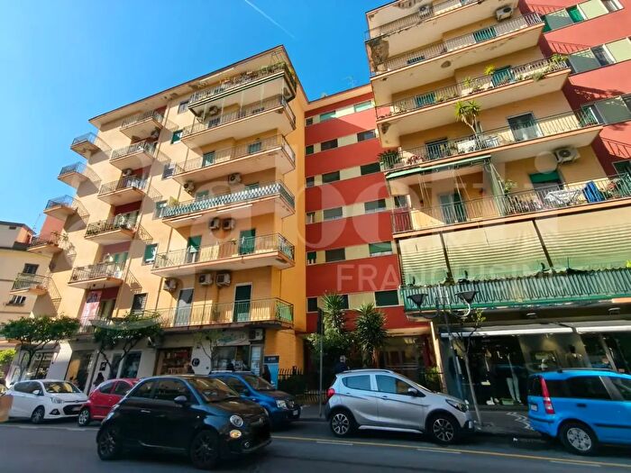 Appartamento trilocale in vendita in Viale Leonardo da Vinci, Portici