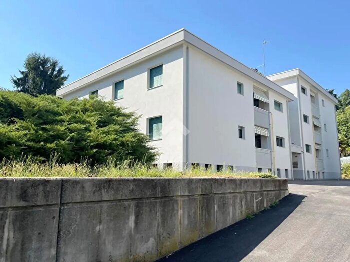 Appartamento quadrilocale in vendita in Via Giuseppe Parini, Valmorea