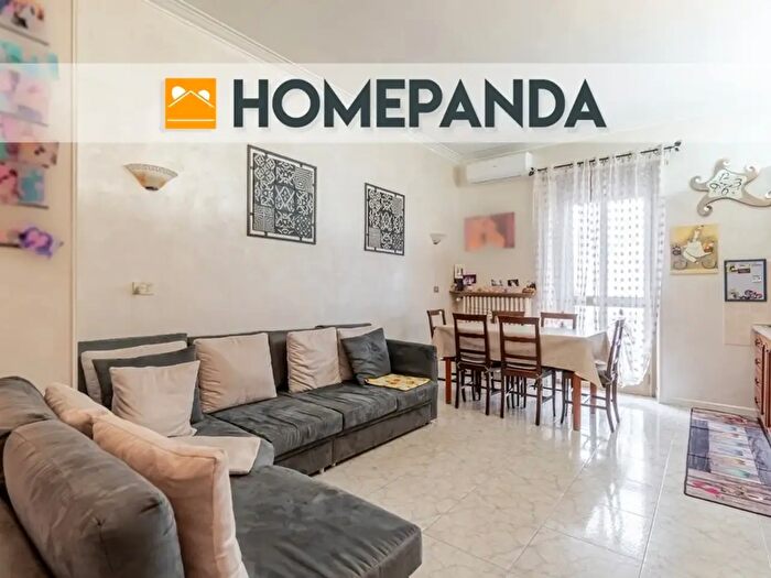 Appartamento trilocale in vendita in Via Valdengo bis, Torino