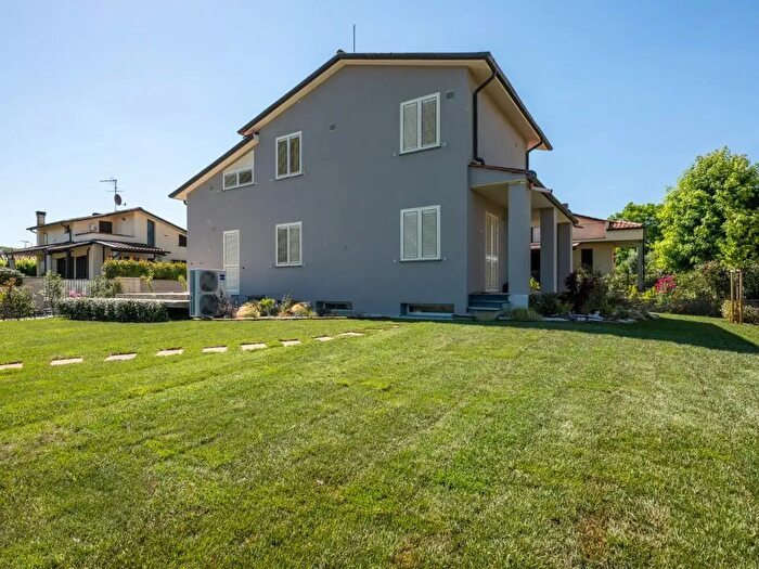 Casa con 5 locali in vendita in Ale, San Giuliano Terme