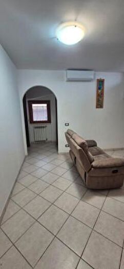 Appartamento bilocale in affitto in Via Motta SantAnastasia, Roma