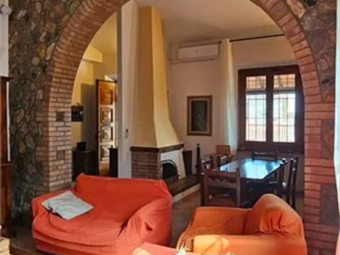Casa con 7 locali in vendita in Colle Di Val D'Elsa