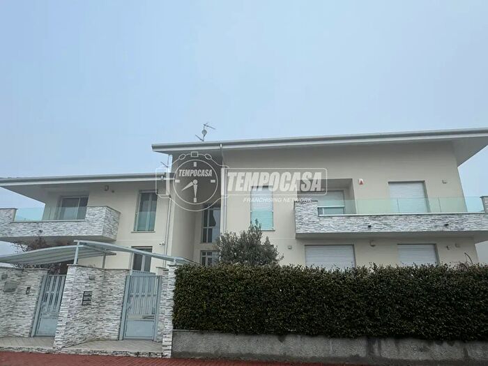 Appartamento trilocale in vendita in Via Bruno Buozzi, Sedriano