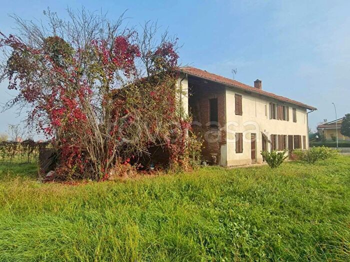 Casa con 8 locali in vendita in Via del Piano San Paolo Solbrito At Italy, San Paolo Solbrito