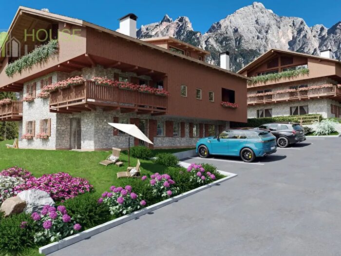 Appartamento quadrilocale in vendita in Via Beata Vergine della Difesa, San Vito Di Cadore