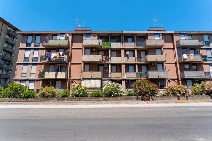 Appartamento quadrilocale in vendita in Via Giuseppe Pitrè, Catania