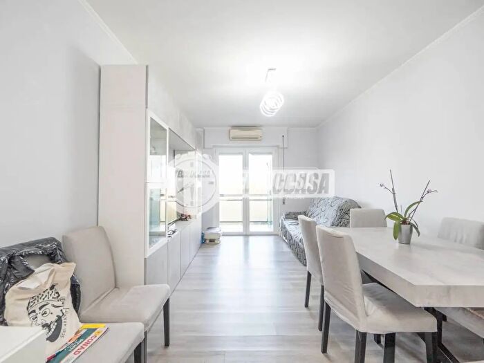 Appartamento trilocale in vendita in Via Gaetano Ermoli, Roma