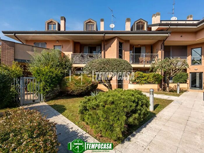 Appartamento trilocale in vendita in Via Motta, Gessate