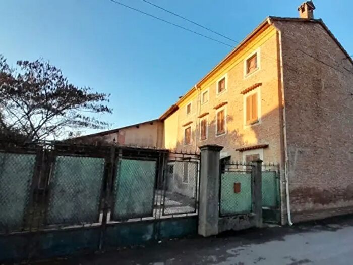 Casa con 6 locali in vendita in Cornale e Bastida