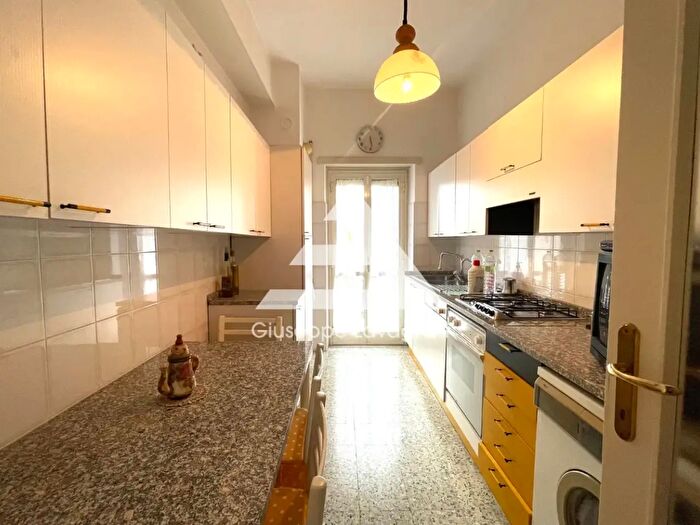 Appartamento trilocale in vendita in Viale Fratelli Rosselli, Genzano Di Roma