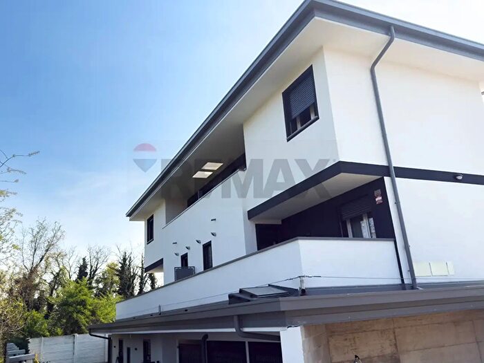 Appartamento trilocale in vendita in Via Daniele Manin, Lissone