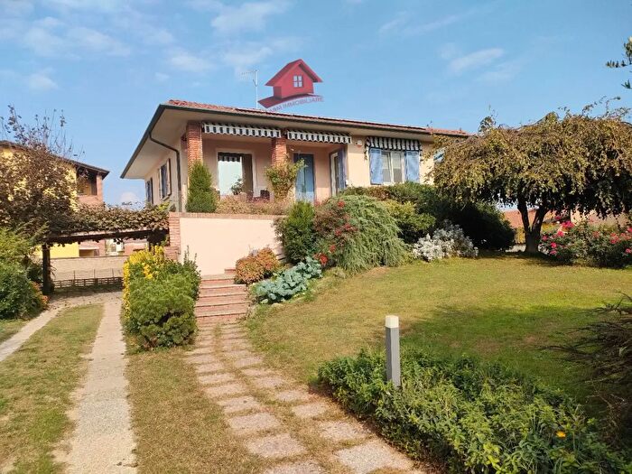 Casa con 5 locali in vendita in Ricengo