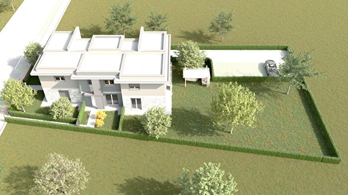 Casa trilocale in vendita in Strada Martinella, Parma