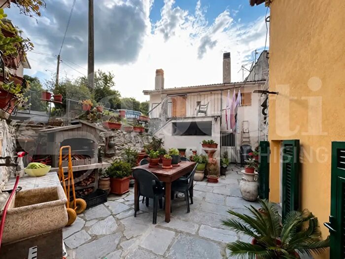 Casa con 5 locali in vendita in Via Arzeno, Ne