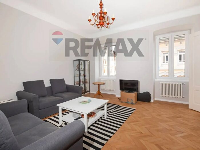 Appartamento trilocale in vendita in Via Giuseppe Parini, Trieste