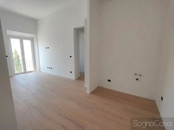 Appartamento trilocale in vendita in Via Carlo Poma, Firenze