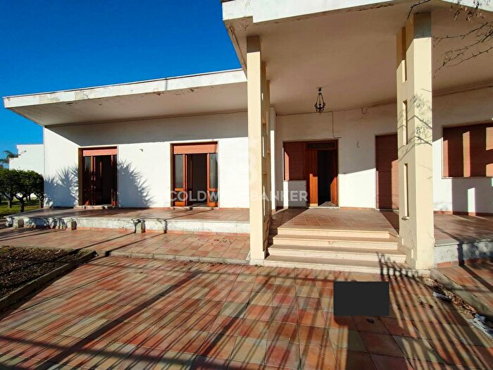 Casa con 5 locali in vendita in Via Don Alessandro Niccoli, Carmiano