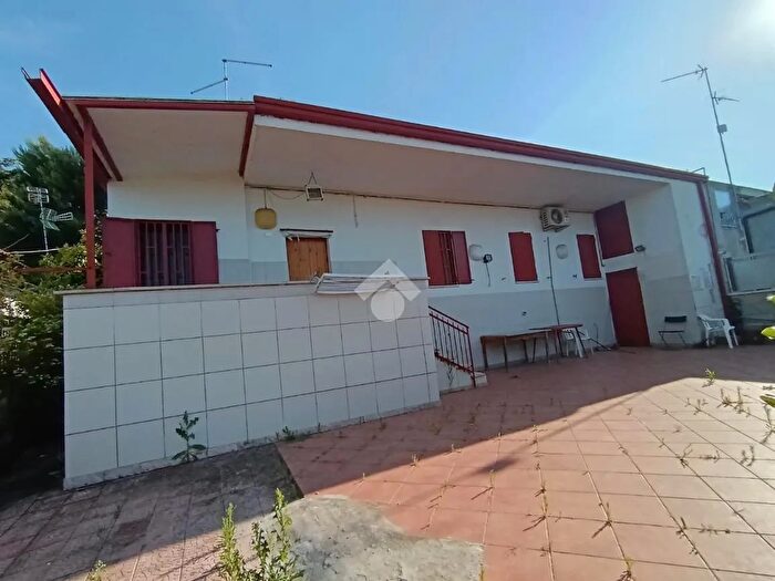 Casa trilocale in vendita in Zona Maugeri, Cassano Delle Murge