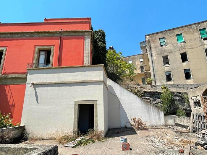 Appartamento con 5 locali in vendita in Cortile Sondrio, Lentini