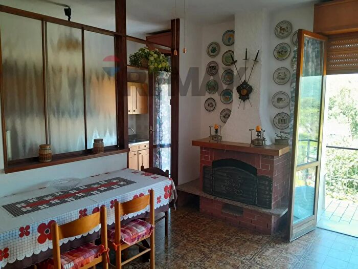 Appartamento trilocale in vendita in Borghetto Di Vara