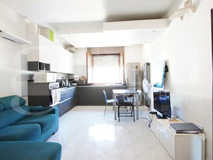 Appartamento trilocale in vendita in Via Roma, Venezia